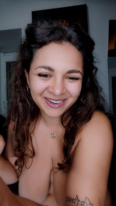Roxynude's Profile