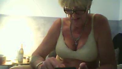 claudia2210's Profile